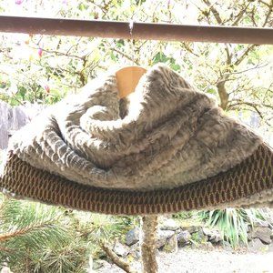 Elfarrow Faux Fur Red and Lime Long Honeycomb Reversible Neck Warmer